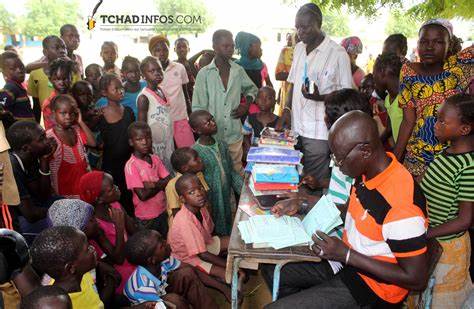 Development of two policies for the recruitment of primary school teachers for community teachers in Chad